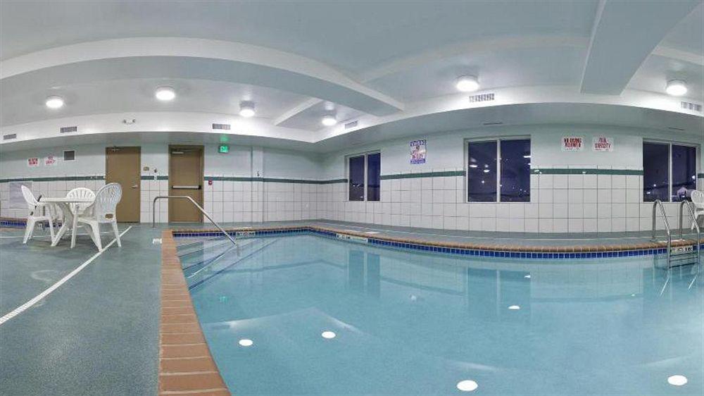 Holiday Inn Express Hotel & Suites Minot South By Ihg Εξωτερικό φωτογραφία