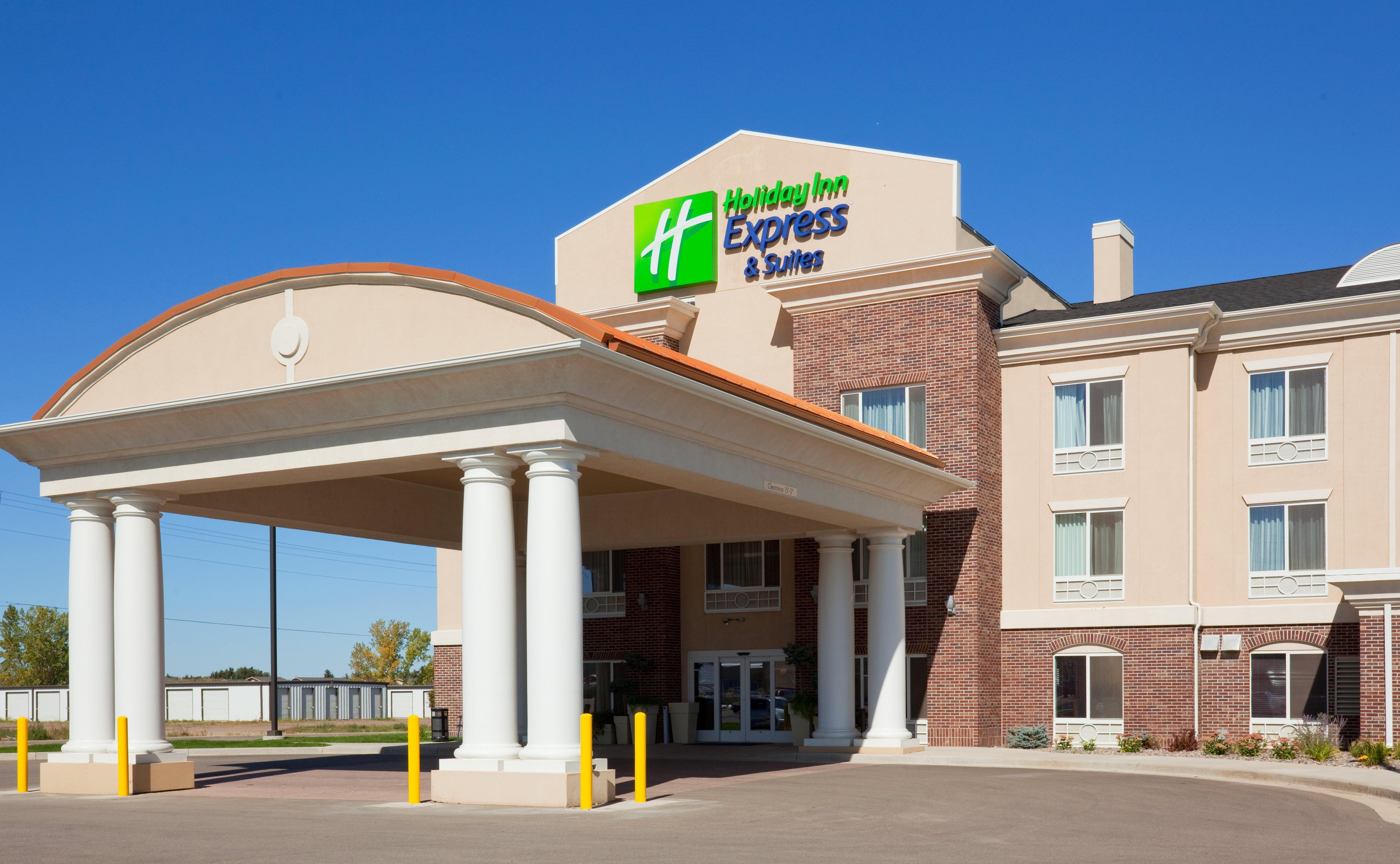 Holiday Inn Express Hotel & Suites Minot South By Ihg Εξωτερικό φωτογραφία