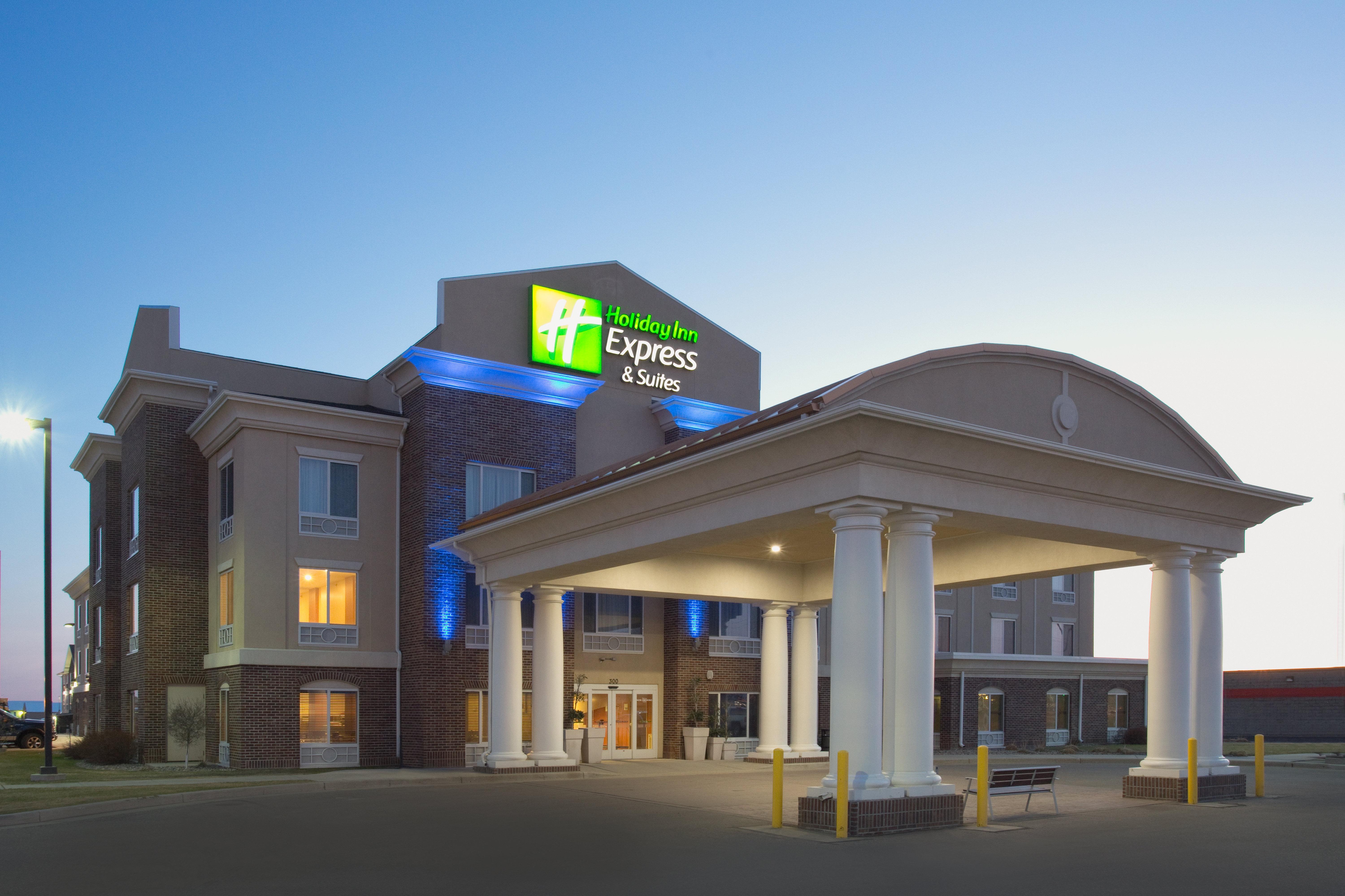 Holiday Inn Express Hotel & Suites Minot South By Ihg Εξωτερικό φωτογραφία