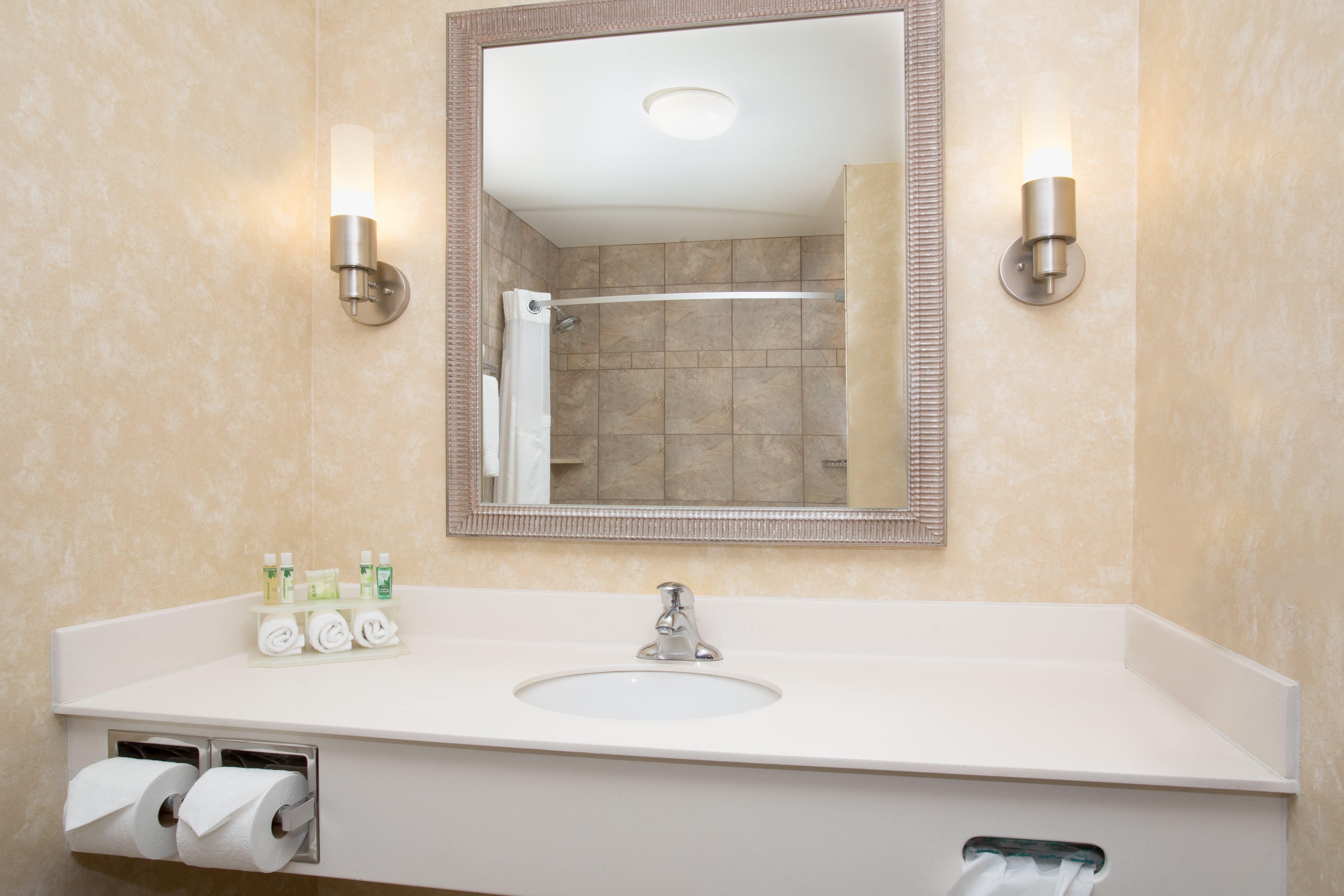 Holiday Inn Express Hotel & Suites Minot South By Ihg Εξωτερικό φωτογραφία