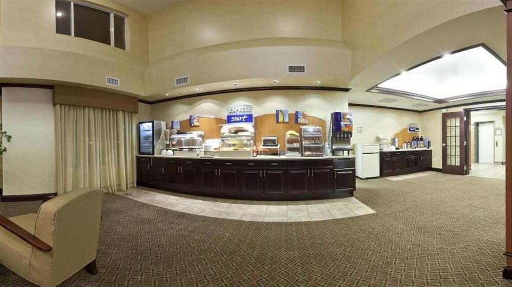 Holiday Inn Express Hotel & Suites Minot South By Ihg Εξωτερικό φωτογραφία